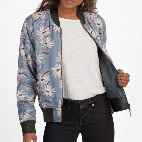 NWOT Faherty Aloha Reversible Bomber Jacket Hawaiian BLUE/PINK FLORAL - … - Picture 2 of 5